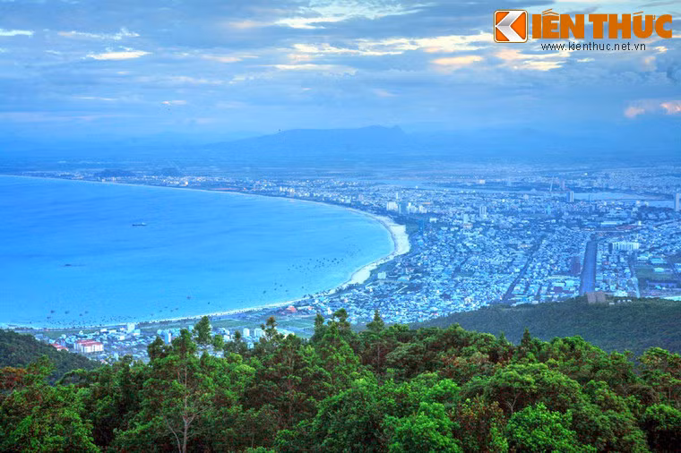 Đây cũng là nơi tập kết xác lính Mỹ tử trận để xử lý trước khi đưa ra Hạm đội 7 ngoài Biển Đông.