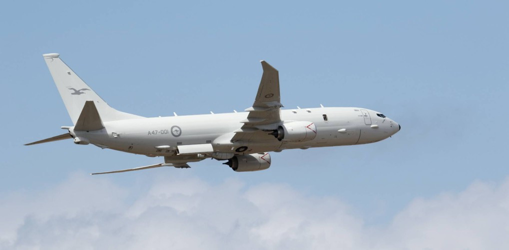 Hầu hết nhận định đều cho rằng chiếc P-8A khi đó nếu không phải dò tìm tung tích tàu ngầm thì chỉ có nhiệm vụ thu thập các mẫu dữ liệu điện tử từ hệ thống radar trinh sát cũng như thông tin liên lạc của Nga.