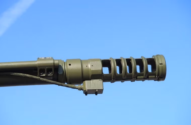 Cận cảnh hệ thống giảm giật của pháo phòng không mới cỡ nòng 57mm Nga.