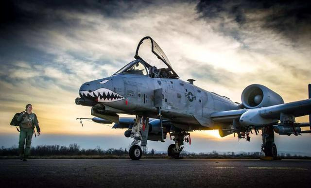 Theo Tạp chí Quốc phòng Mỹ đưa tin, 173 chiếc cường kích A-10 đã được thay thế cánh mới, chiếm khoảng 61% trong tổng số 282 chiếc cường kích A-10 hiện có của Không quân Mỹ; việc thay thế đôi cánh mới giúp cho A-10 tiếp tục kéo dài thời gian phục vụ của loại máy bay này ít nhất là 20 năm nữa.