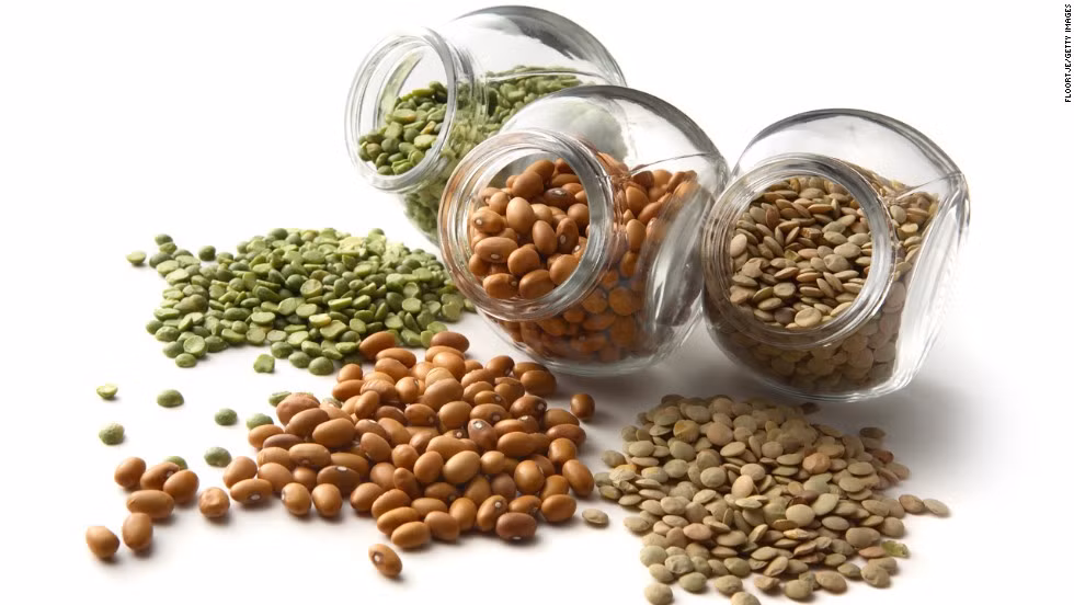 Các loại đậu: Các loại đậu chứa nhiều chất xơ, giúp ngăn ngừa cảm giác đói và hỗ trợ giảm cân. Có rất nhiều cách chế biến đậu như nấu chè, nấu súp...