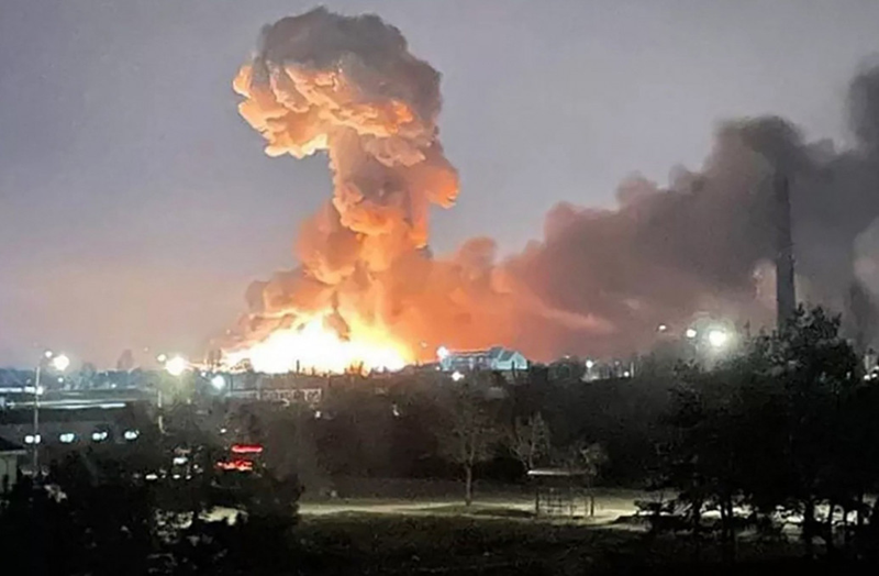 Thật không may, thay vì đạt được kết quả như mong đợi, quyết định này lại trở thành chất xúc tác cho tình thế khó khăn về mặt quân sự của Ukraine. Khi quân Ukraine tiến sâu vào khu vực Kursk, Nga nhanh chóng tung đòn phản công mạnh mẽ. Sự giận dữ và quyết tâm của Quân đội Nga được thể hiện một cách sinh động trên chiến trường. Ảnh: NBC.