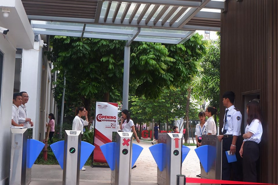 Truong Gateway the nao trong ngay khai giang nam hoc moi 2019-Hinh-2