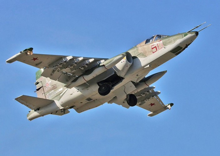 Ưu điểm nữa của Su-25SM3 nằm ở vỏ giáp cực dày có khả năng kháng cự rất tốt trước đạn phòng không, thậm chí đủ sức bay về căn cứ trong tình trạng động cơ bị bắn nát, đây là yếu tố cực kỳ quan trọng của phương tiện chi viện hỏa lực tầm thấp.