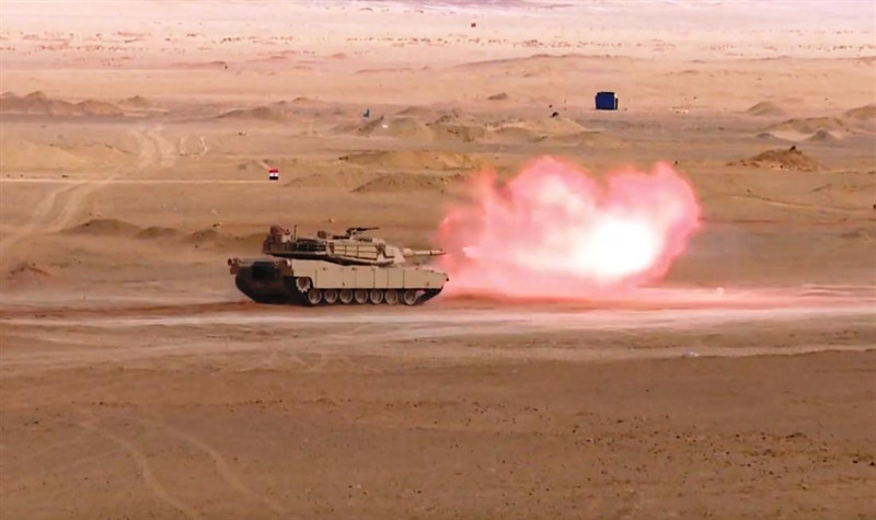 Ai Cập cung cấp thông tin tình báo, vũ khí và đạn dược, lực lượng Nga đã triển khai hàng ngàn lính đánh thuê, hầu hết từ các nhà thầu của Tập đoàn Wagner, một số được chuyển từ Syria sang Libya. UAE gần đây đã cung cấp cho lực lượng Haftar một phi đội nhỏ gồm sáu máy bay máy bay trinh sát và chi viện hỏa lực Archangel ISR do Mỹ sản xuất.