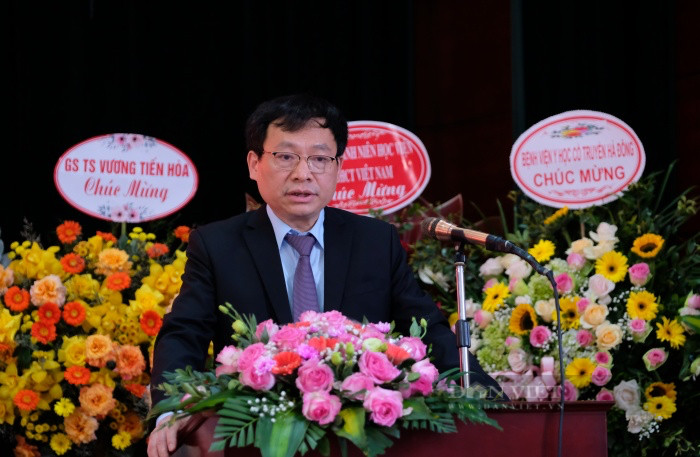 Nhận nhiệm vụ mới, Tiến sĩ Lê Mạnh Cường hứa phấn đấu, nỗ lực không ngừng thực hiện tốt mục tiêu kế hoạch đưa ra, cùng lãnh đạo Học viện, Bệnh viện thực hiện mục tiêu đưa Học viện, Bệnh viện Tuệ Tĩnh ngày càng phát triển.