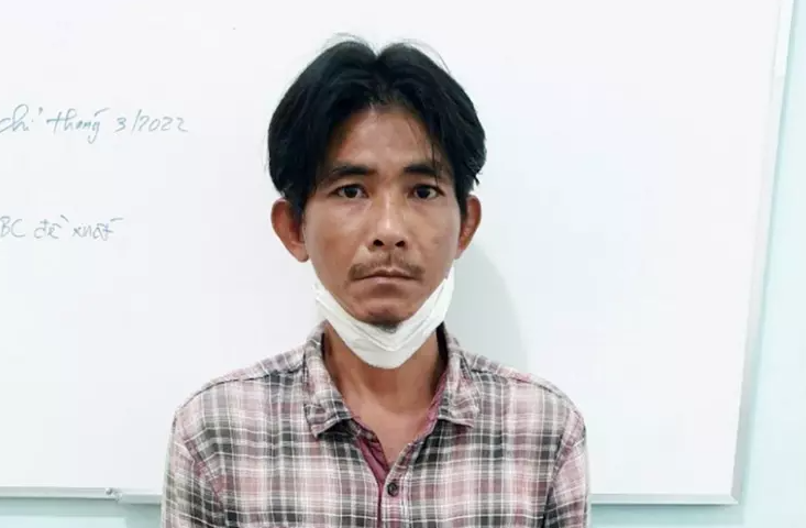  Đang nhậu bỏ đi ngủ, thanh niên bị bạn đánh suýt chết: Thấy bạn đang nhậu thì bỏ đi ngủ, Nguyễn Văn Phương (36 tuổi, trú TP Châu Đốc, An Giang) cầm khúc gỗ đánh anh Trần Hải Đông (28 tuổi, ngụ cùng địa phương) suýt chết. Ngày 7/4, Công an TP Châu Đốc cho biết đã khởi tố, bắt tạm giam Phương.