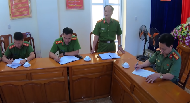 Theo cơ quan Công an, hung thủ nhất định phải là “người đặc biệt” tức là người có lý do công việc nào đó tại hiện trường, như làm nương rẫy, đi săn bắt chứ không phải người rỗi hơi cất công leo ngược vách núi dựng đứng lên hiện trường để cướp của, giết người. Mặt khác, ngọn núi cũng không phải địa bàn đầu mối giao thông công cộng, nên có thể loại trừ hoàn toàn yếu tố vãng lai hay đối tượng từ địa bàn khác đến.