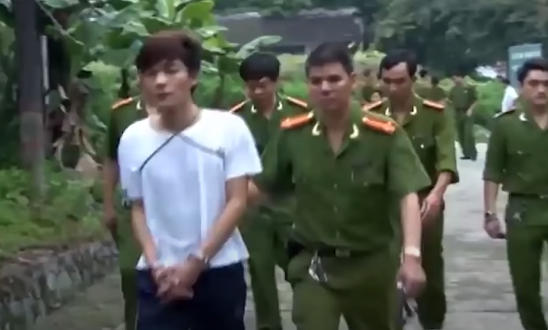 Sau khi gây án, cả Khuê và Dương đều về nhà và không gây ra bất kỳ vụ việc nào. Cả hai tên sát nhân này đều có những thủ đoạn che giấu tội ác rất tinh vi khiến cho công tác điều tra gặp vô vàn khó khăn. Tưởng rằng sau hai năm vụ án đã bị chôn vùi, Dương và Khuê đã lọt tội nhưng cuối cùng chúng vẫn bị bắt giữ.