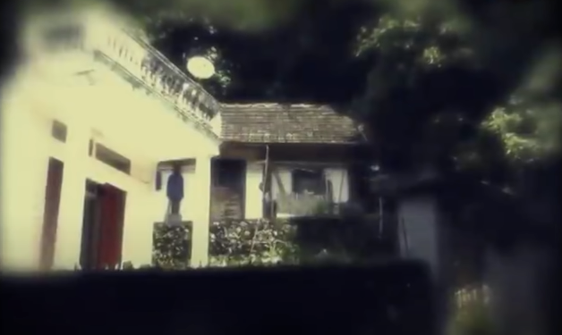 Theo hồ sơ vụ án, khoảng 9h sáng 11/8/2012, một người cháu của vợ chồng ông Nguyễn Đức Ứng (SN 1932, trú tại tổ 6, phường Pom Hán, TP Lào Cai, tỉnh Lào Cai có sang nhà ông bà mình chơi.