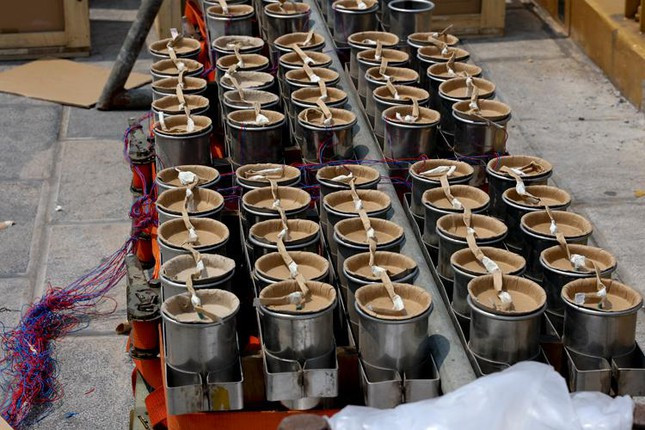 Đơn vị thực hiện kế hoạch bắn pháo hoa tầm cao đã vận chuyển, lắp đặt giàn pháo kịp cho kế hoạch thực hiện vào tối 9/4.