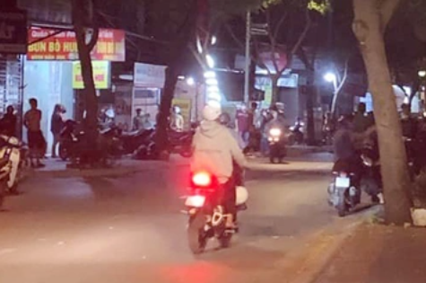  Mâu thuẫn trong khu trọ, một người bị đánh tử vong: Cùng đến xóm trọ ở TP Vũng Tàu, tỉnh Bà Rịa - Vũng Tàu để tìm người quen, Trương Ngọc Vũ (37 tuổi, quê tỉnh Đồng Nai) và anh Đ.N.L. (41 tuổi, ngụ thành phố Vũng Tàu) xảy ra mâu thuẫn, xô xát khiến anh L. tử vong. Ngày 4/4, Công an TP Vũng Tàu cho biết đang điều tra, làm rõ.