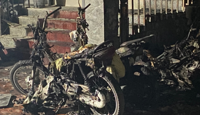 Video: Nghi nguoi phu nu dot xe khien chay nha tro 6 tang o Phu Do