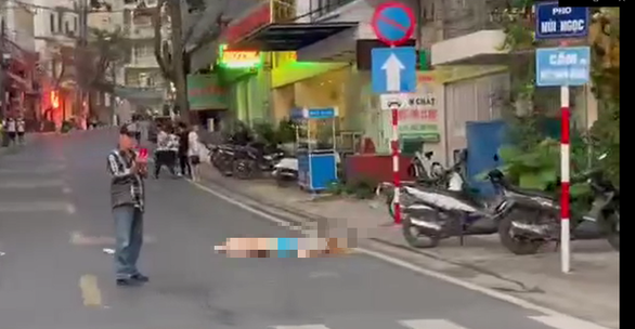  Nữ du khách Nga tử vong trước cửa khách sạn: Ngày 8/8, Công an huyện Cát Hải cho biết đang phối hợp các phòng nghiệp vụ của Công an TP Hải Phòng điều tra làm rõ vụ nữ du khách tên là S.F., SN 1981, quốc tịch Liên Bang Nga tử vong khi rơi từ tầng cao khách sạn Cát Bà Dream xuống đất xảy ra vào tối 7/4.