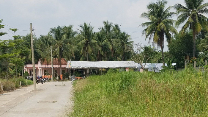  Bốn người uống rượu sau lễ tảo mộ, 2 người chết, 2 người bị thương: Sau khi đi tảo mộ, ông P.V.B (65 tuổi) và P.V.L (67 tuổi, cùng ngụ huyện Bình Chánh, TP HCM) cùng hai người khác tổ chức nhậu tại nhà, hôm sau cả 4 người đều có biểu hiện bị ngộ độc, ông B. và ông L. tử vong. Ngày 9/4, Công an huyện Bình Chánh cho biết đang điều tra, làm rõ.