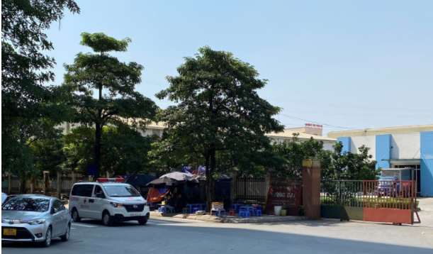 Ghi nhận của PV đến 14h cùng ngày thi thể nạn nhân được đưa khỏi hiện trường. 