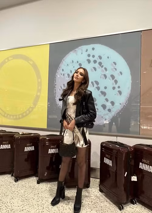 Giống người đẹp Ngọc Châu, đại diện Thái Lan Anna Sueangam Iam cũng lên đường sang Mỹ để thi quốc tế. Ảnh: FBNV