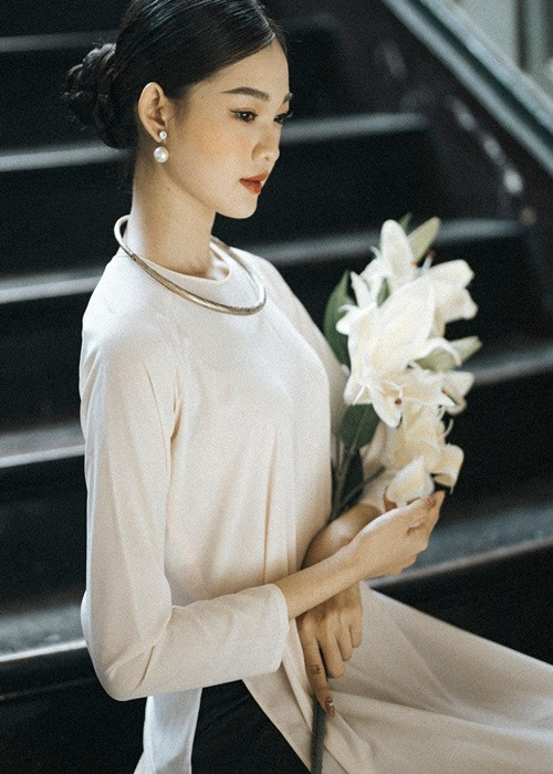 Bé Quyên có kinh nghiệm làm người mẫu ảnh. Ảnh: FBNV