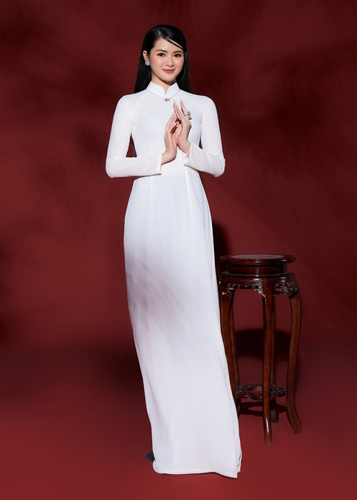 Trong bộ ảnh này bên cạnh việc khoe nhan sắc, đây cũng là cơ hội để top 35 được thể hiện kỹ năng tạo dáng, biểu cảm chụp ảnh trước ống kính.