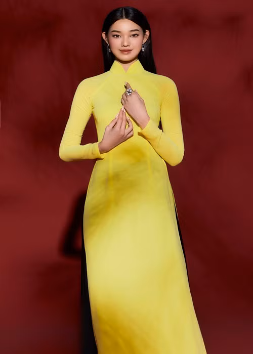 Ngoài ra, các cô gái cũng trải qua nhiều phần thi quan trọng như: Người đẹp nhân ái, Người đẹp truyền thông, Người đẹp thể thao.