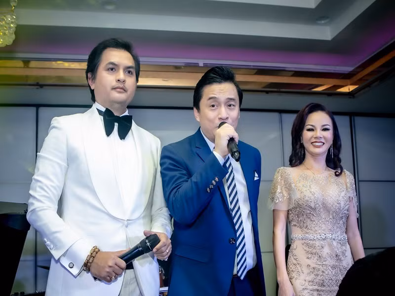 Vợ chồng Đức Tiến không chỉ hạnh phúc mà còn có sự nghiệp ổn định ở Mỹ.