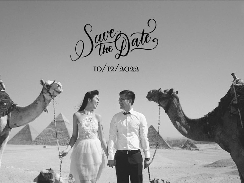 Vợ chồng Ngọc Hân trao nhau ánh mắt, cử chỉ tình tứ.