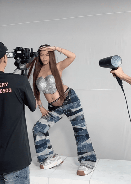 Mâu Thủy trông tràn đầy sức sống.