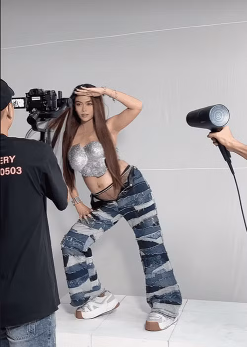 Mâu Thủy trông tràn đầy sức sống.