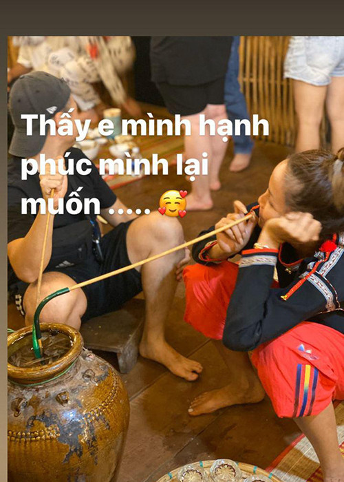 H'hen Niê nhiều lần đưa người yêu về nhà bố mẹ chơi và ra mắt hội bạn thân của cô.