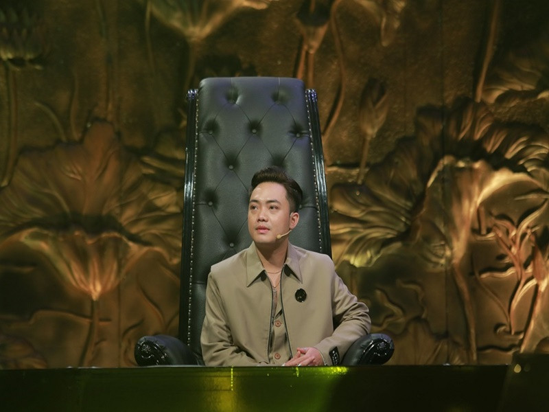 Mới nhất, Ngô Mạnh Đông Đông cho biết, anh ẩn status đòi nợ sau khi phía Miss Earth Vietnam hứa sẽ thanh toán tiền trang phục Á hậu Thạch Thu Thảo đi thi. Ảnh: HTV