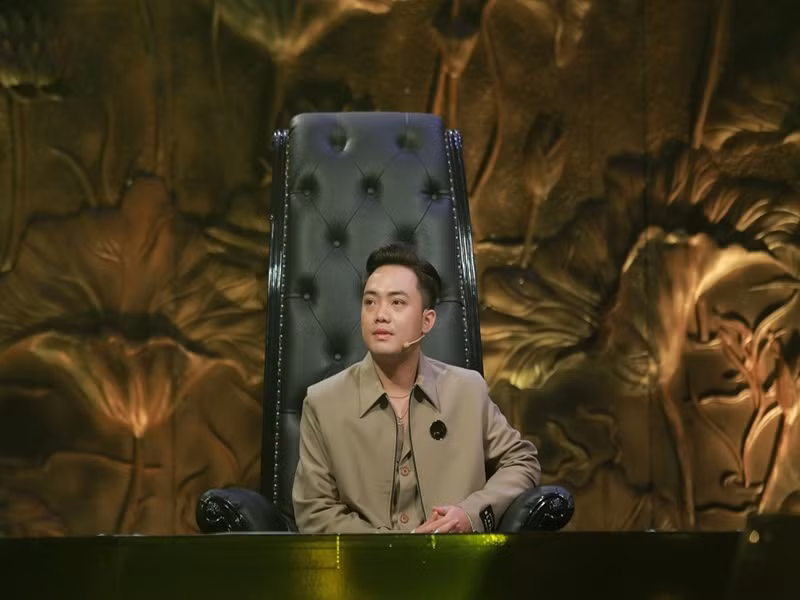 Mới nhất, Ngô Mạnh Đông Đông cho biết, anh ẩn status đòi nợ sau khi phía Miss Earth Vietnam hứa sẽ thanh toán tiền trang phục Á hậu Thạch Thu Thảo đi thi. Ảnh: HTV