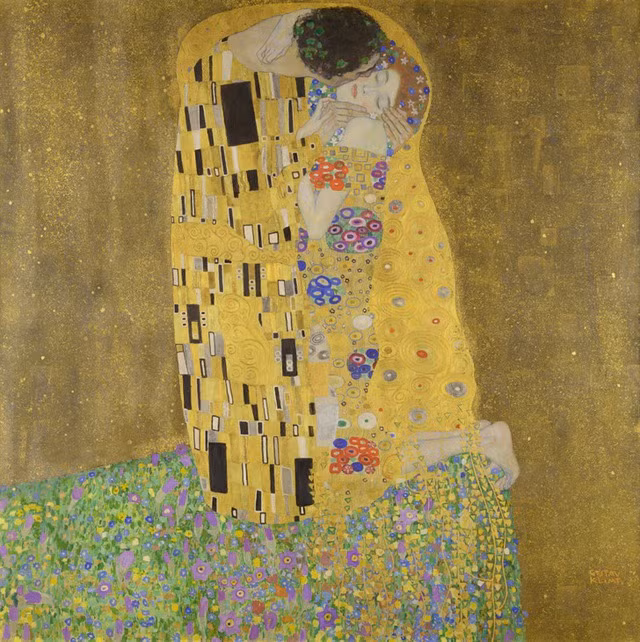Bức Nụ hôn (The Kiss) của Gustav Klimt: Đây được xem là bức tranh đã cứu vãn con đường nghệ thuật và danh tiếng của họa sĩ Klimt. Trước đó, ông đã thực hiện một loạt tác phẩm gây tranh cãi theo đơn đặt hàng để trưng bày trong sảnh lớn của Đại học Vienna. Công chúng đã rất tức giận khi xem các bức tranh kết hợp giữa hình ảnh khỏa thân và các biểu tượng mang tính triết học trong tranh. Người nghệ sĩ sau đó thậm chí đã phải vay tiền để trả lại khoản đã nhận trước cho Bộ Giáo dục của Vienna. May thay, bức The Kiss ra đời đã đạt được thành công vang dội. Bảo tàng Belvedere của Vienna đã ngưỡng mộ bức tranh đến nỗi họ đã mua nó ngay cả trước khi nó hoàn thành. Mức giá được trả khi ấy tương đương với 185.000 USD hiện nay. Vào thời điểm đó, đây là số tiền cao nhất từng được trả cho một bức tranh.
