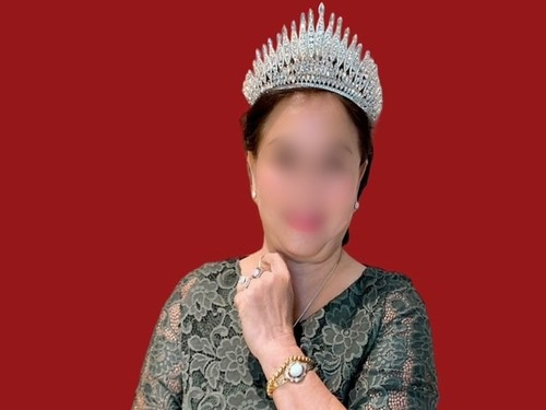 Bà Ngân cũng cho biết, bà đang ấn hành tập thứ 7 và viết đến bài thơ thứ 1742. Ảnh: FBNV