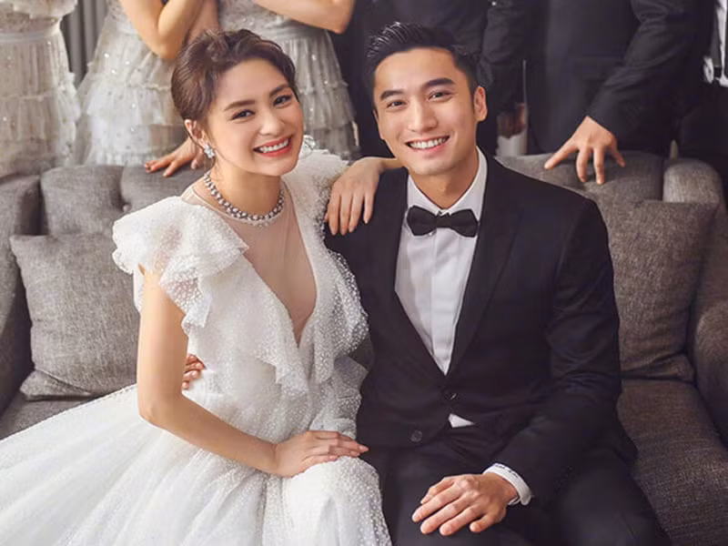 Ngày còn mặn nồng với Lại Hoằng Quốc, Chung Hân Đồng luôn giục chồng tới bệnh viện phối hợp quy trình thụ tinh nhưng anh quá bận để thực hiện. Năm 2019, Chung Hân Đồng ly hôn khi chưa có con. Ảnh: Vietnamnet