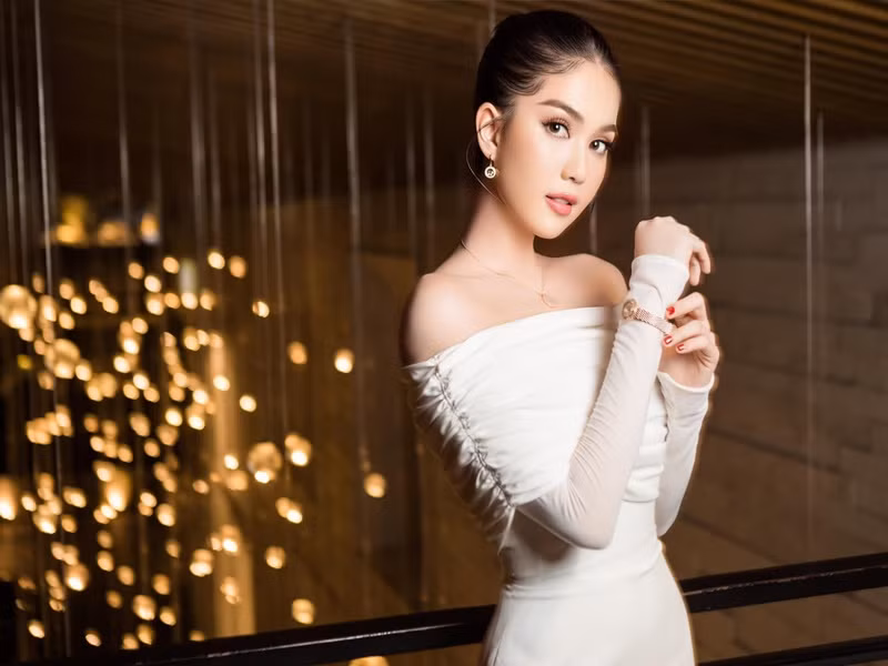 Ngoc Trinh va loat sao chau A tru dong trung... day la ly do