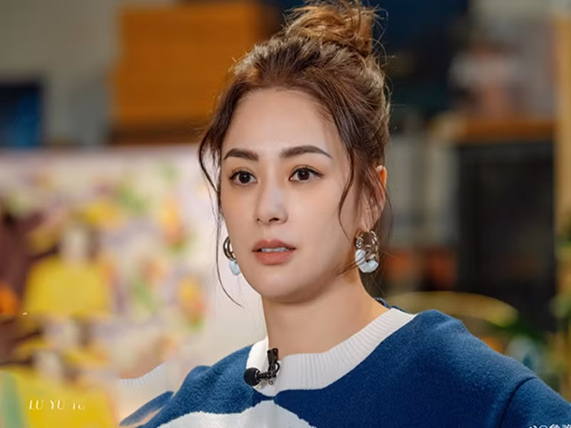 Chung Hân Đồng yêu trẻ con và muốn làm mẹ. Ngày chưa kết hôn, người đẹp đã quyết định trữ lạnh trứng. Ảnh: Vietnamnet