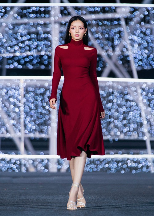 Top 3 Người đẹp Thời trang bao gồm Phan Thị Sen, Trần Lê Mai Chi (trong ảnh) và Hồ Thị Yến Nhi.