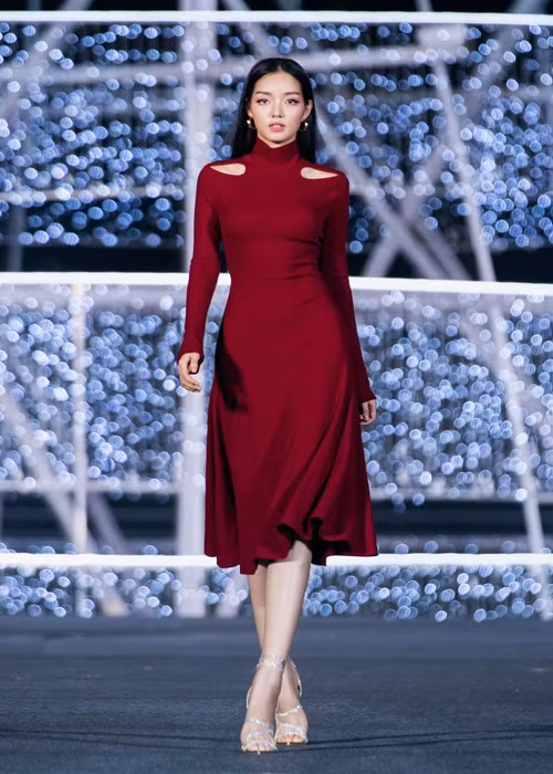 Top 3 Người đẹp Thời trang bao gồm Phan Thị Sen, Trần Lê Mai Chi (trong ảnh) và Hồ Thị Yến Nhi.