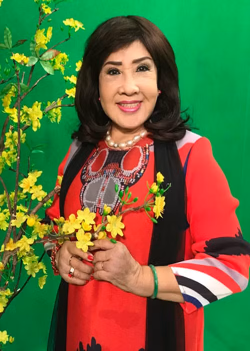 Nghệ sĩ Lệ Thủy nổi danh với các bài vọng cổ, tân cổ giao duyên như: “Chúc Anh Đài”, “Bạch Thu Hà”, “Bánh bông lan”, “Duyên quê”, các vở tuồng như “Máu nhuộm sân chùa”, “Kiếp nào có yêu nhau”, “Đêm lạnh chùa hoang”. Ảnh: Người lao động