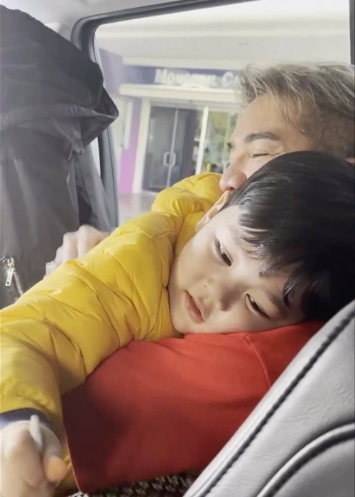 Đàm Vĩnh Hưng được xem là ông bố “cuồng con” nhất Vbiz.