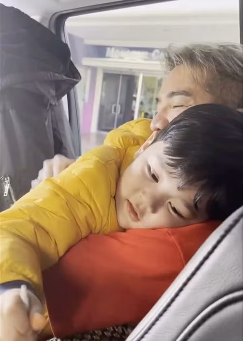 Đàm Vĩnh Hưng được xem là ông bố “cuồng con” nhất Vbiz.