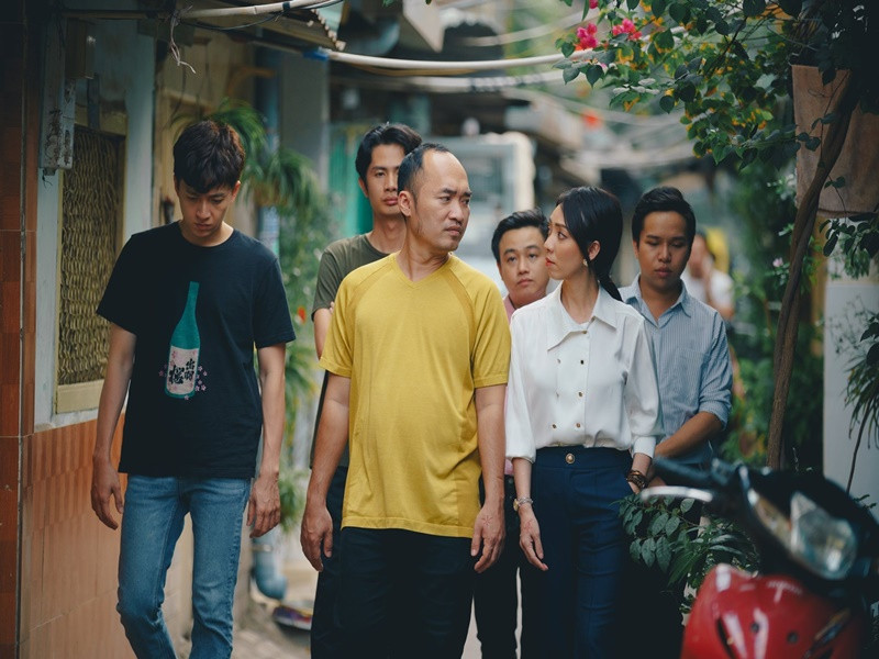 Thu Trang còn cùng ông xã Tiến Luật thành lập công ty giải trí - nơi sản xuất hàng loạt phim điện ảnh, web-drama ăn khách như: "Chị Mười Ba: 3 ngày sinh tử”, “Nghề siêu dễ”, “Thập tam muội”, “Chuyện xóm tui”.