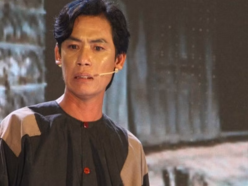 Nghệ sĩ Nguyễn Chí Tâm là một trong những sao Việt qua đời năm 2022. Mới đây, anh mất ở tuổi 43 vì gặp tai nạn giao thông trên đường trở về sau khi diễn ở tỉnh Tây Ninh. Ảnh: Vietnamnet