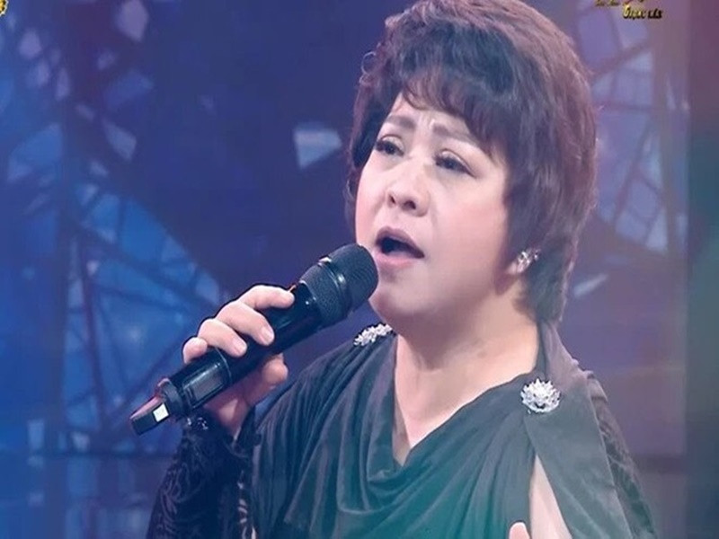 Ca sĩ Hà Lan Phương qua đời vào sáng ngày 19/9 sau cơn nhồi máu cơ tim và tắc nghẽn động mạch. Cô mất ở tuổi 49. Ảnh: Giao Thông