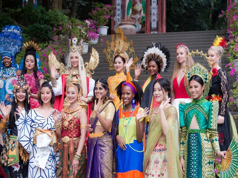 Những ngày qua, các thí sinh đặt chân đến nhiều địa danh nổi tiếng tại Vĩnh Phúc, Ninh Bình, Sơn La, Phú Thọ và khám phá những nét đặc sắc của văn hóa, ẩm thực. Ảnh: FBNV