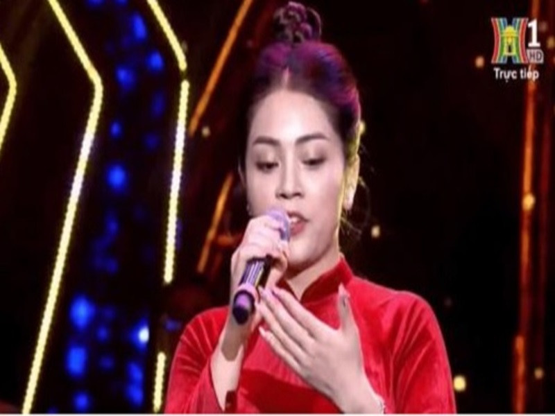 Khánh Thy xin lỗi vì sự cố trên truyền hình. Cô viết trên trang cá nhân: "Cho em gửi lời xin lỗi tất cả ê-kíp, anh chị em nghệ sĩ và khán giả. Lời xin lỗi từ đáy lòng. Nó cũng là bài học em nghĩ là đắt giá nhất trong cuộc đời". Ảnh: FBNV