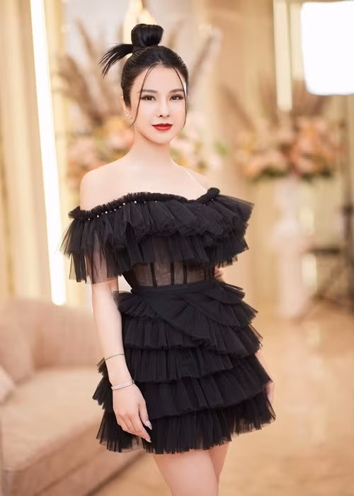 Đến đầu năm 2022, Diệp Lâm Anh ly thân do hôn nhân bế tắc. Đến tháng 8/2022, cô quyết định ly hôn.