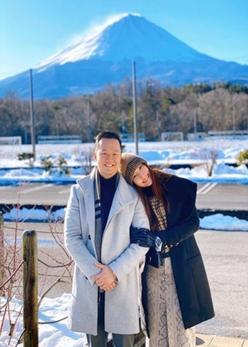 Diễm My và bạn trai gặp nhau lần đầu vào năm 2016. Năm 2018, cả hai công khai hẹn hò.