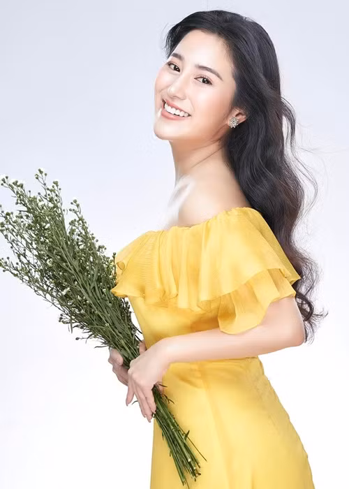 Tố My ngày càng đẹp mặn mà sau 7 năm bước vào showbiz.