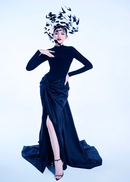 Đỗ Thị Hà biến hóa với nhiều phong cách để không bị nhàm chán trong mắt công chúng.